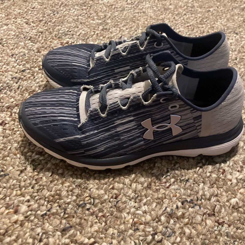 Under Armour size 6